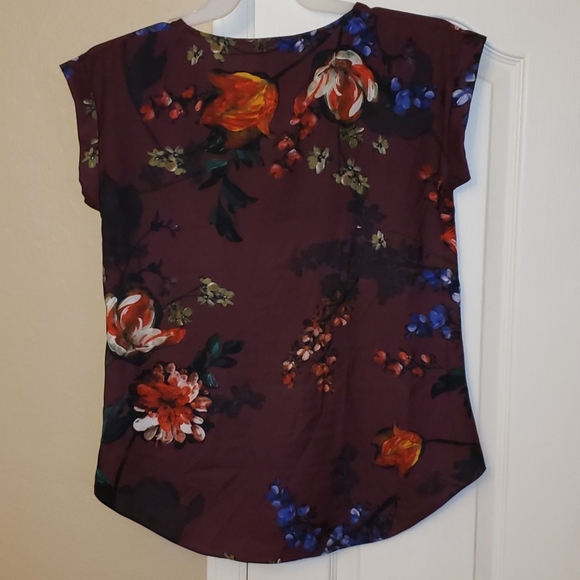 Express short sleeve blouse - Picture 4 of 5